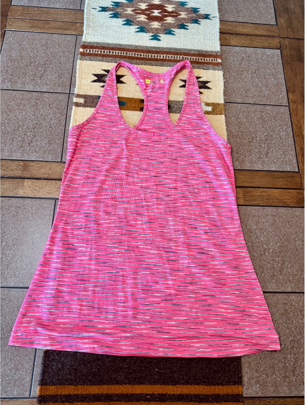 Size xl razorback workout tank top